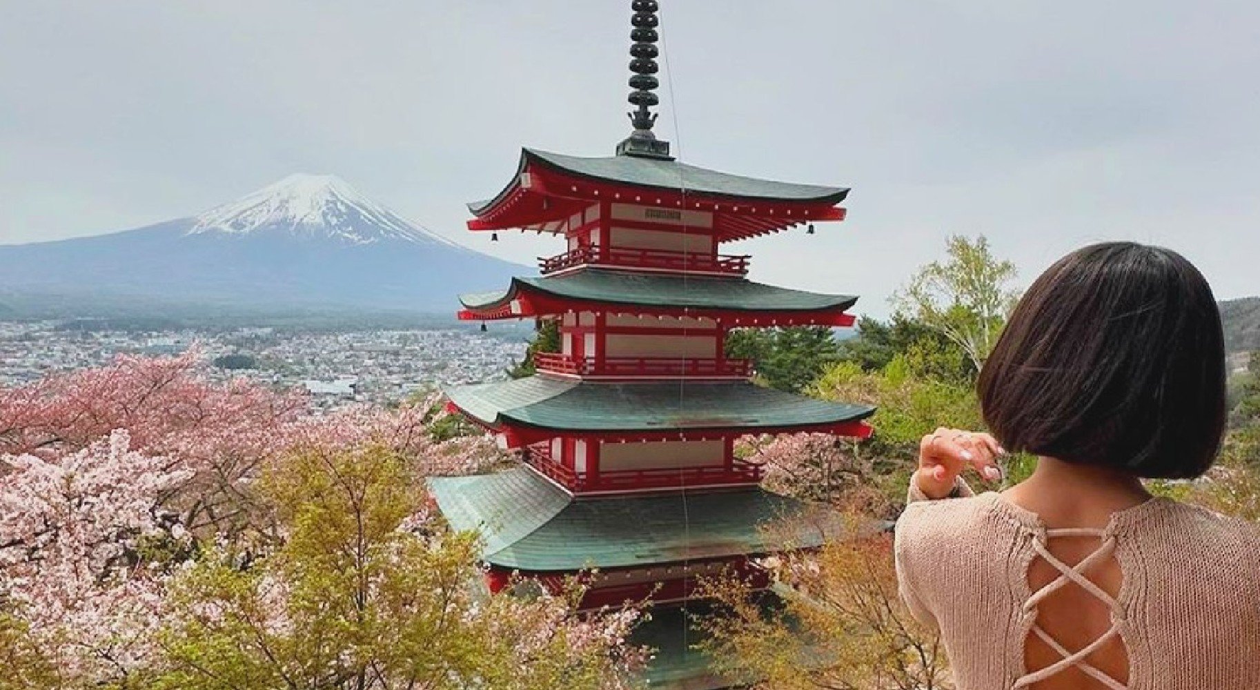 Arakurayama Sengen Shrine With Mount Fuji Views