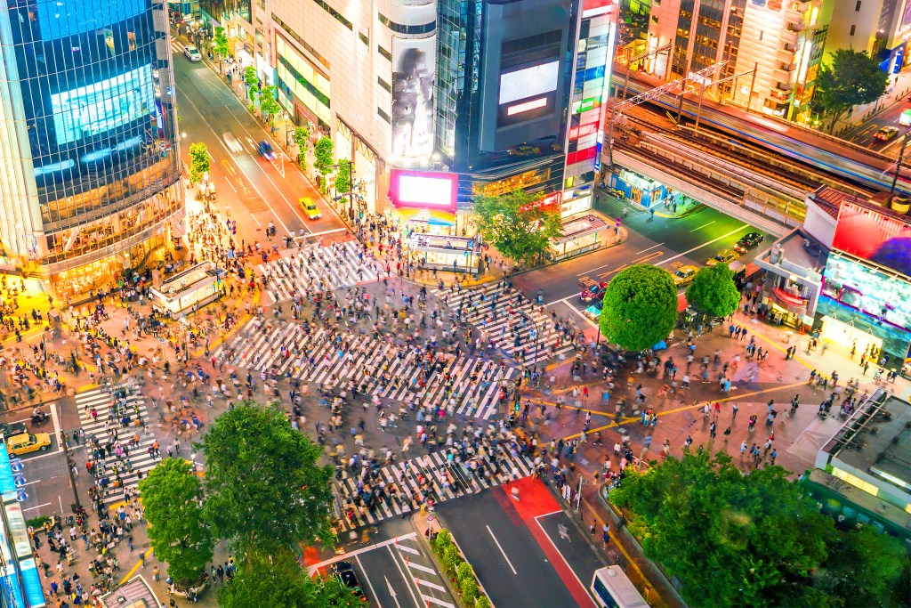 tokyo japan itinerary shibuya crossing